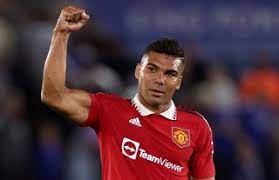 Casemiro se junta ao Manchester United e pode sofrer redução salarial